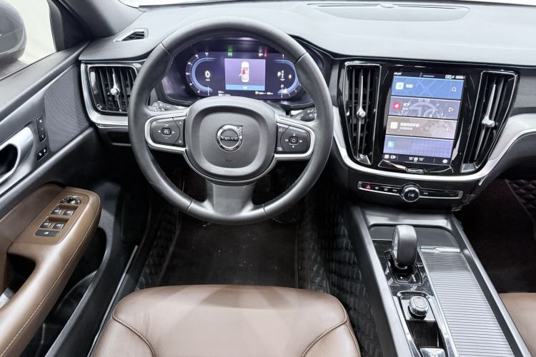 Used Volvo S60 2023 B4 Zhiyi Luxury Edition Interior 2