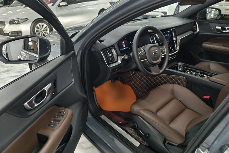 Used Volvo S60 2023 B4 Zhiyi Luxury Edition Interior 2