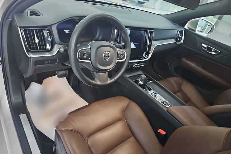 Used Volvo S60 2023 B4 Zhiyi Luxury Edition Interior 3