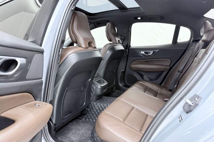 Used Volvo S60 2023 B4 Zhiyi Luxury Edition Interior 5