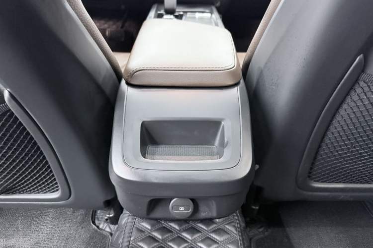 Used Volvo S60 2023 B4 Zhiyi Luxury Edition Interior 6