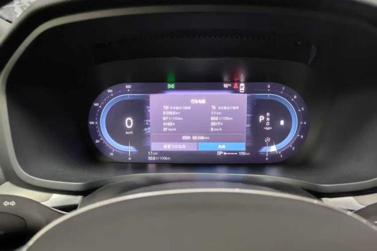 Used Volvo S60 2023 B4 Zhiyi Luxury Edition Odometer Close Up