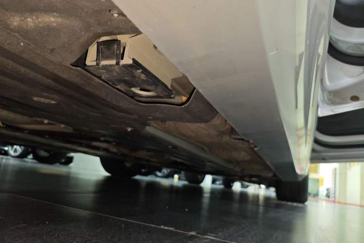 Used Volvo S60 2023 B4 Zhiyi Luxury Edition Right Side Sill