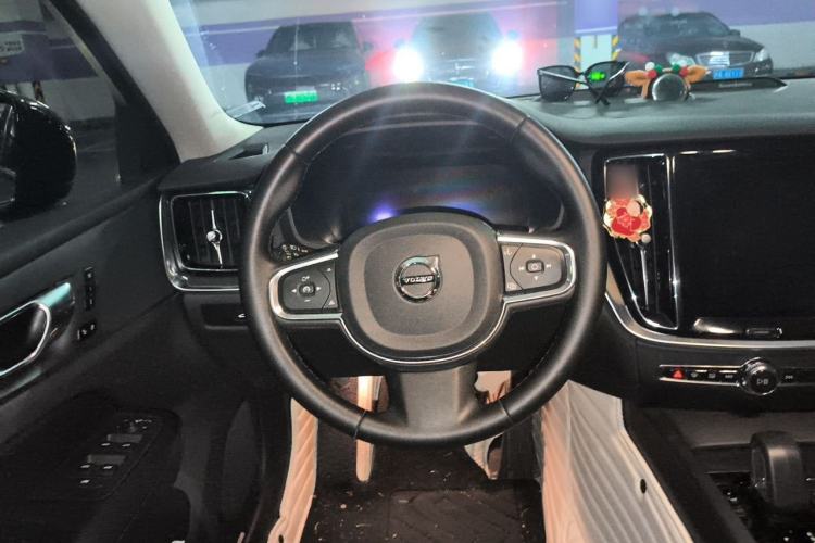Used Volvo S60 2023 B4 Zhiyi Luxury Edition Steering Wheel