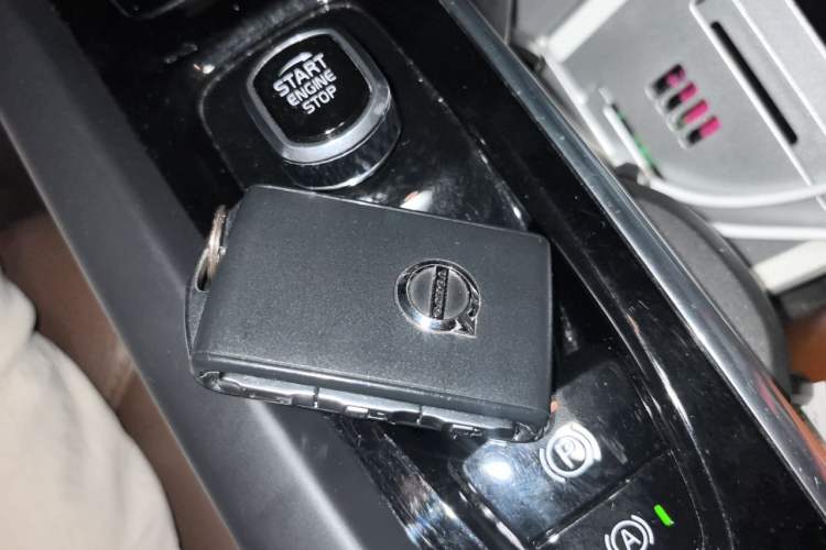 Used Volvo S60 2023 B4 Zhiyi Luxury Edition Vehicle Key