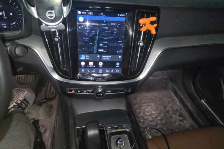 Used Volvo S60 2023 B4 Zhiyi Luxury Edition Audio And AC Panel