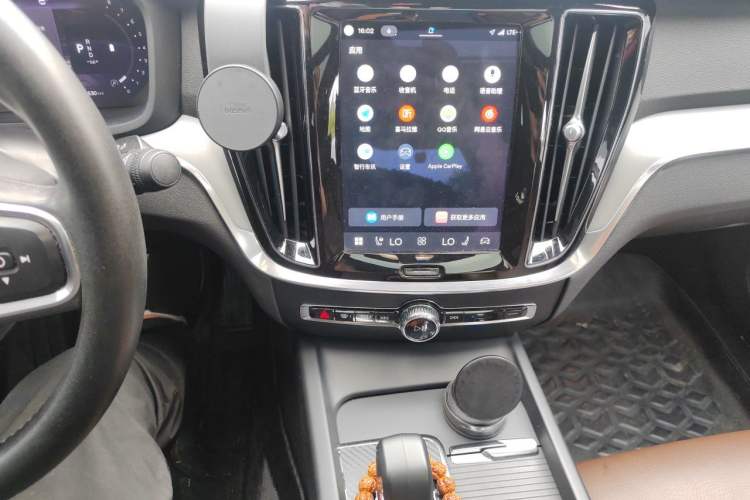 Used Volvo S60 2023 B4 Zhiyi Luxury Edition Audio And AC Panel