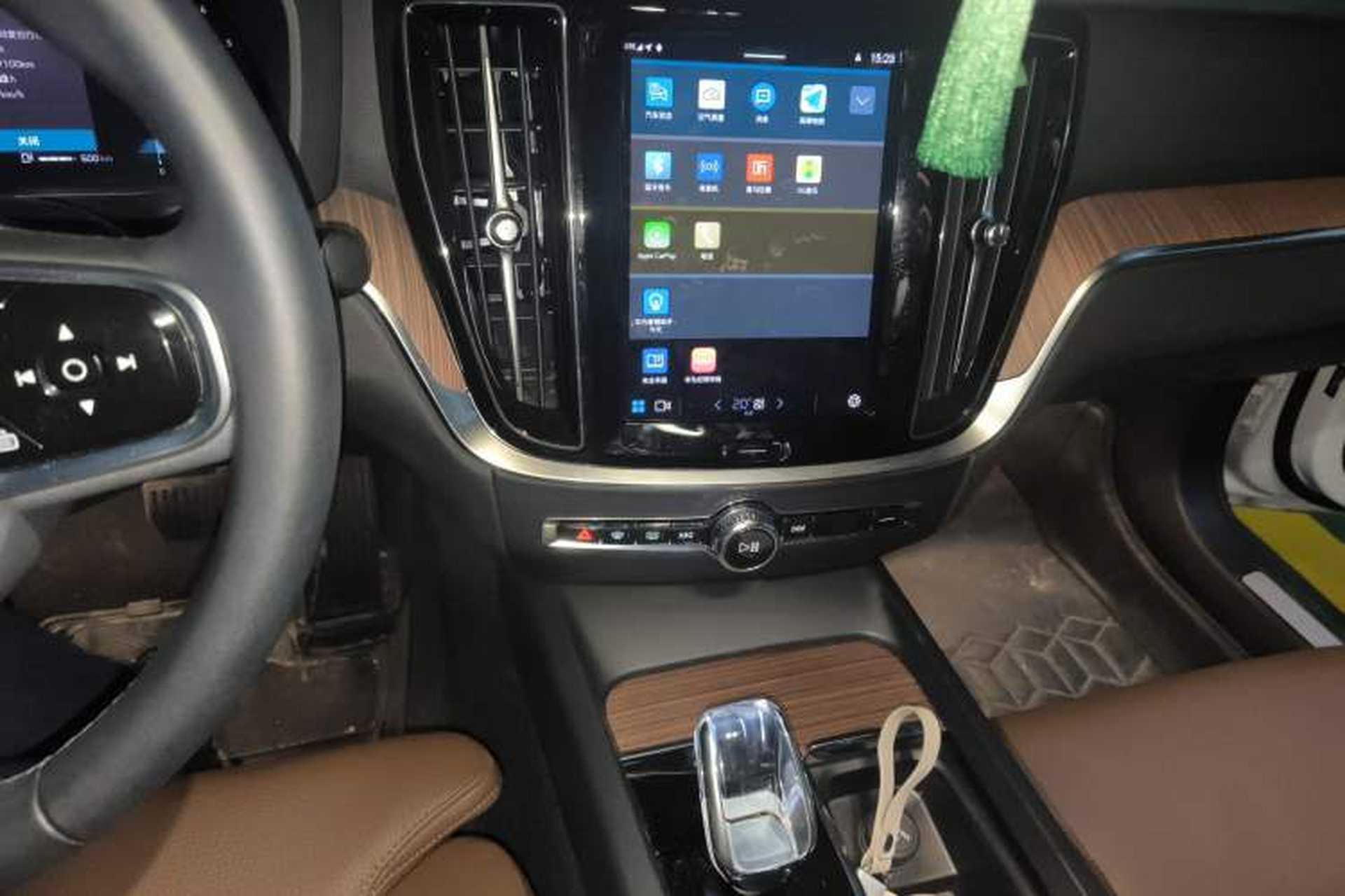 Used Volvo S60 2023 B4 Zhiyuan Luxury Edition Audio And AC Panel