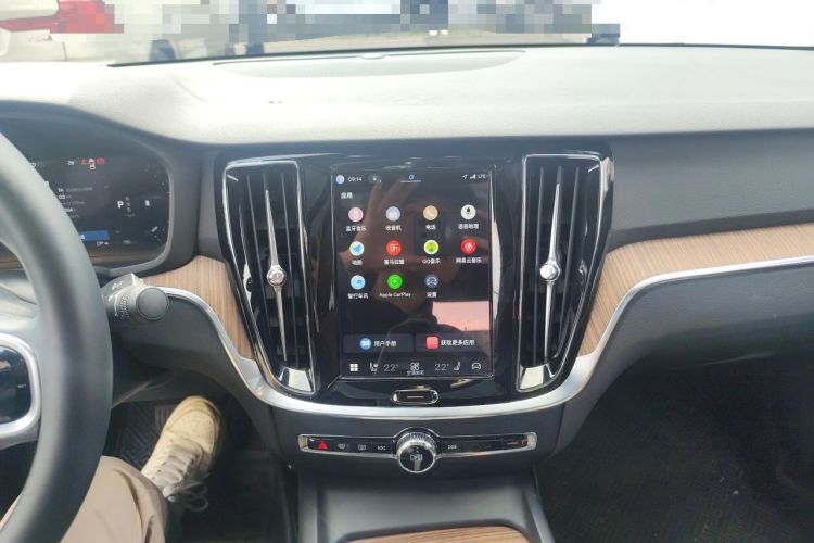Used Volvo S60 2023 B4 Zhiyuan Luxury Edition Audio And AC Panel