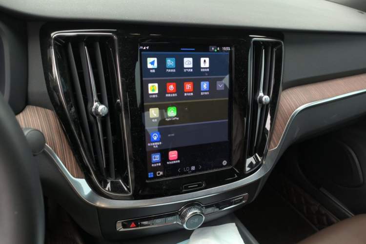 Used Volvo S60 2023 B4 Zhiyuan Sport Edition Audio And AC Panel