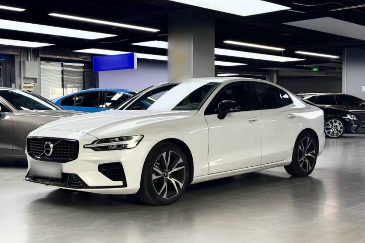Used Volvo S60 2023 B4 Zhiyuan Sport Edition Guazi used car, China used car export, Used car for sale, Used  cars, Cheapest cars for sale