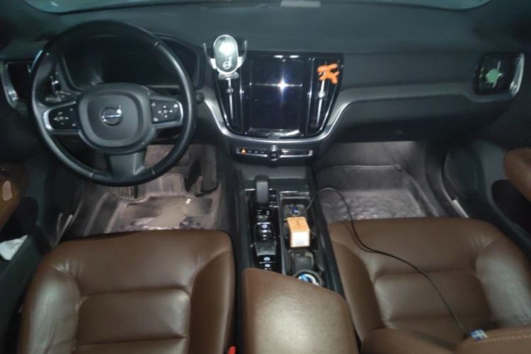 Used Volvo S60 2023 B4 Zhiyi Luxury Edition Center Console