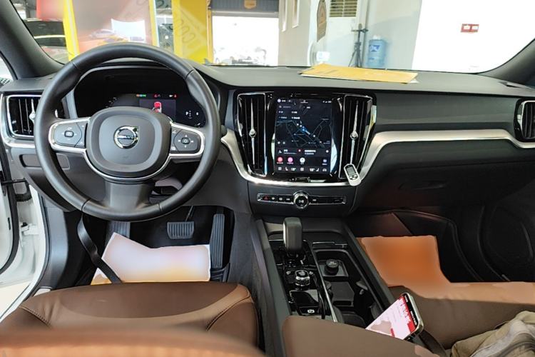 Used Volvo S60 2023 B4 Zhiyi Luxury Edition Center Console