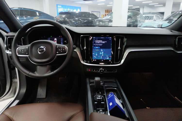 Used Volvo S60 2023 B4 Zhiyi Luxury Edition Center Console