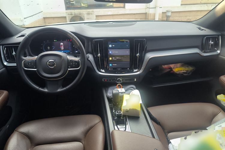 Used Volvo S60 2023 B4 Zhiyi Luxury Edition Center Console
