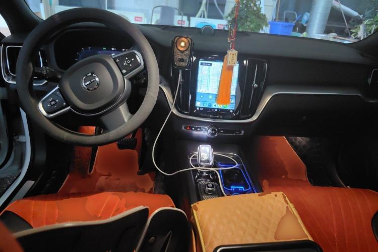 Used Volvo S60 2023 B4 Zhiyi Luxury Edition Center Console