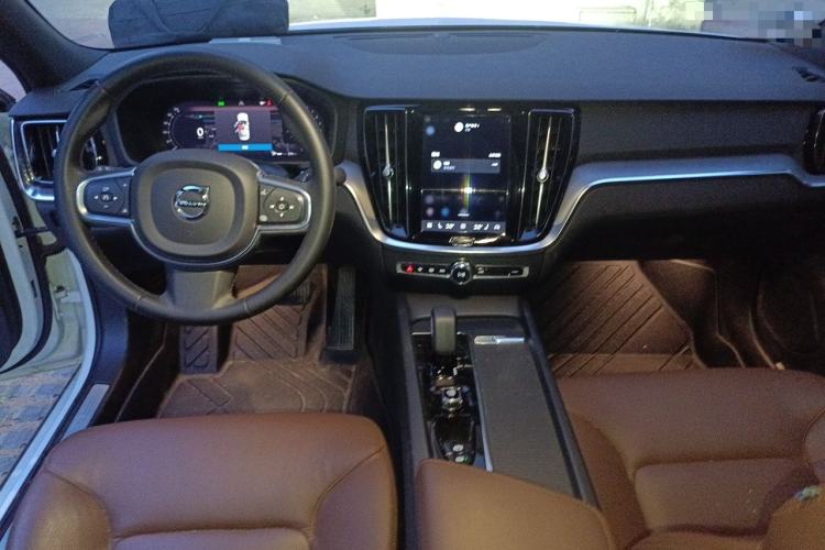 Used Volvo S60 2023 B4 Zhiyi Luxury Edition Center Console