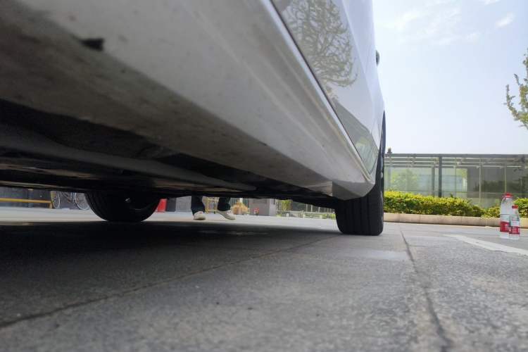 Used Volvo S60 2023 B4 Zhiyuan Sport Edition Chassis Front Left