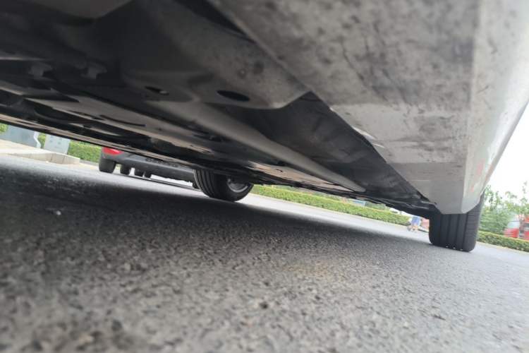Used Volvo S60 2023 B4 Zhiyuan Sport Edition Chassis Front Left