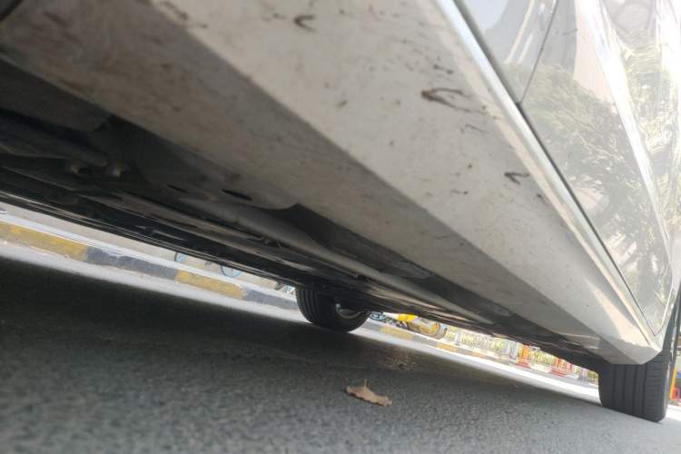 Used Volvo S60 2023 B4 Zhiyi Luxury Edition Chassis Front Left