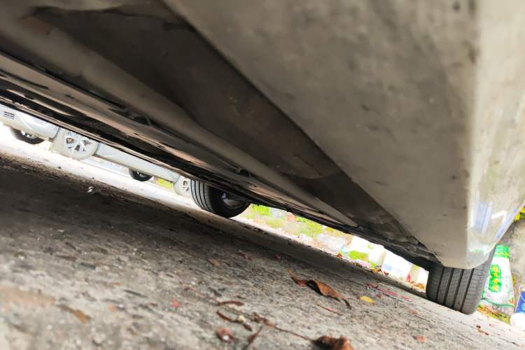 Used Volvo S60 2023 B4 Zhiyuan Luxury Edition Chassis Front Left