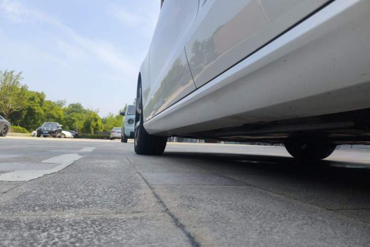 Used Volvo S60 2023 B4 Zhiyuan Sport Edition Chassis Rear Left