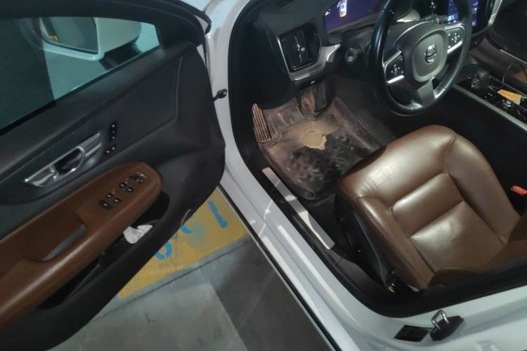 Used Volvo S60 2023 B4 Zhiyi Luxury Edition Driver Seat