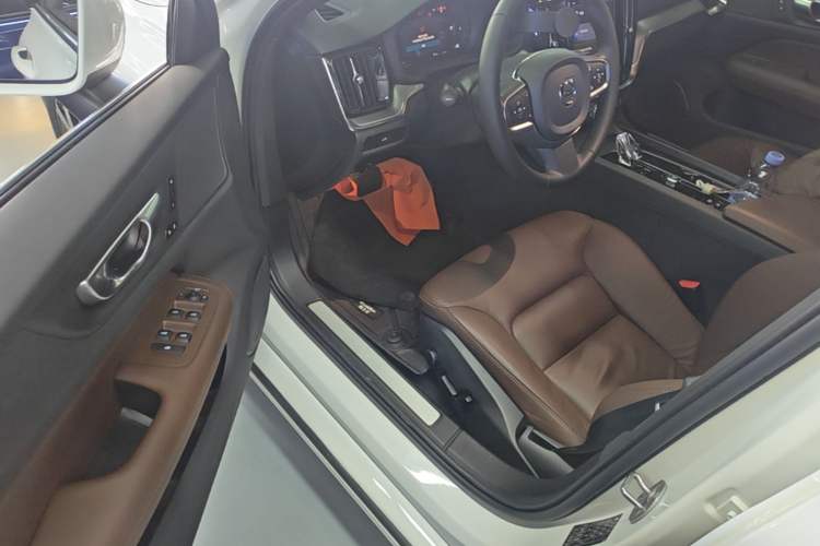 Used Volvo S60 2023 B4 Zhiyi Luxury Edition Driver Seat
