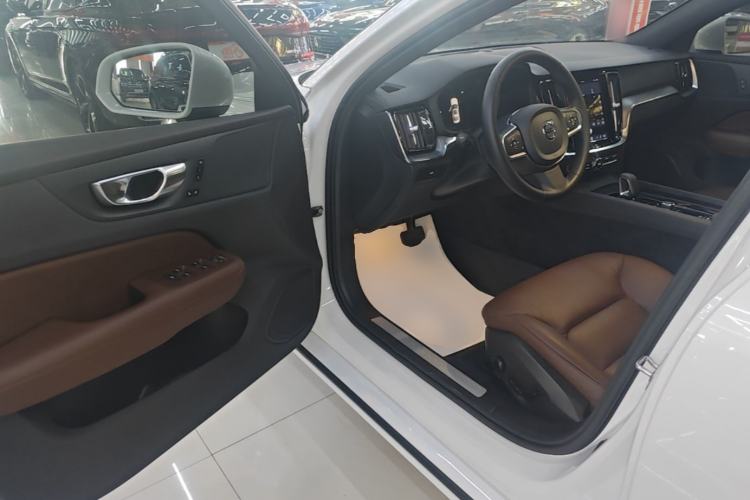 Used Volvo S60 2023 B4 Zhiyi Luxury Edition Driver Seat
