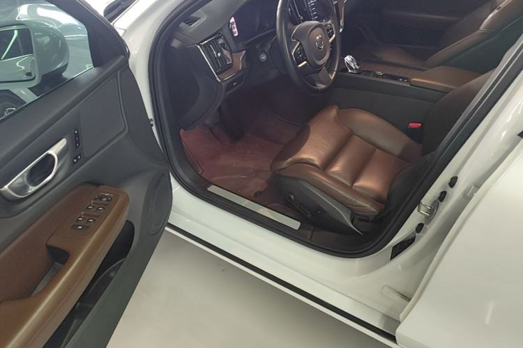 Used Volvo S60 2023 B4 Zhiyuan Luxury Edition Driver Seat