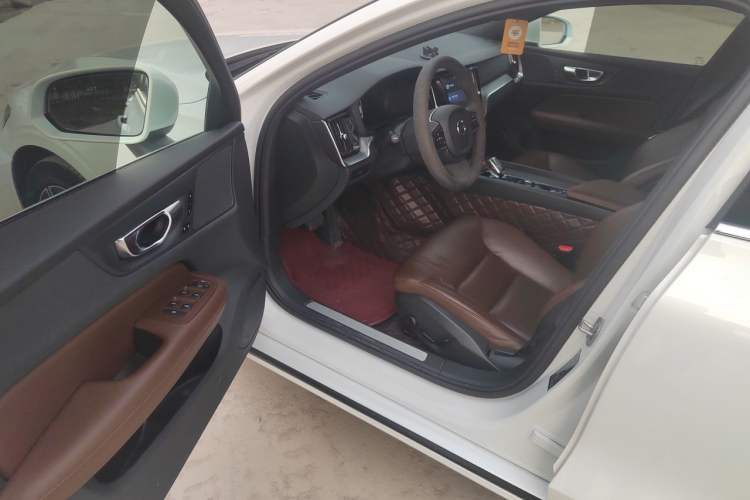 Used Volvo S60 2023 B4 Zhiyi Luxury Edition Driver Seat