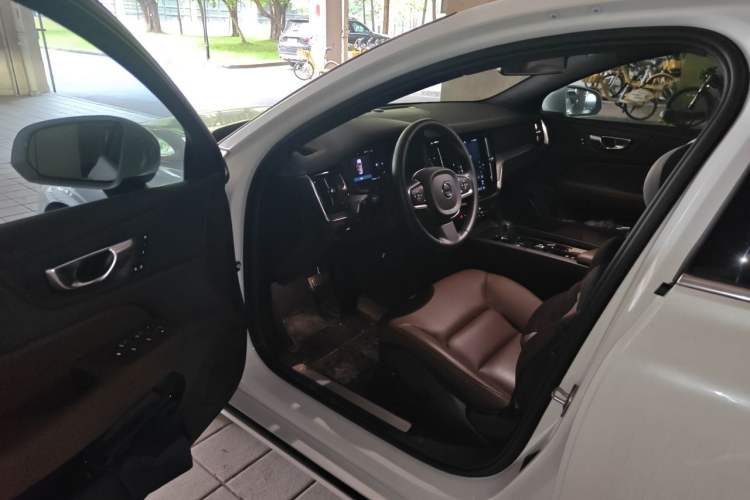 Used Volvo S60 2023 B4 Zhiyi Luxury Edition Driver Seat