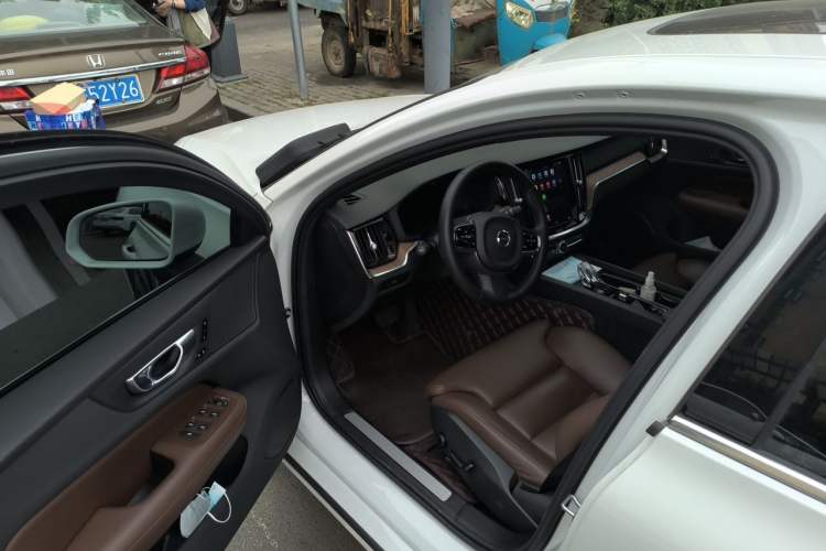 Used Volvo S60 2023 B4 Zhiyuan Sport Edition Driver Seat