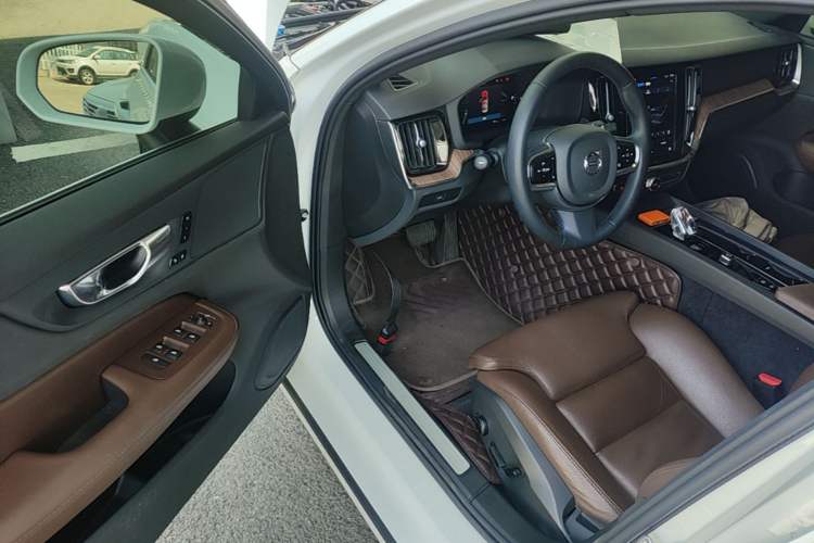 Used Volvo S60 2023 B4 Zhiyuan Luxury Edition Driver Seat