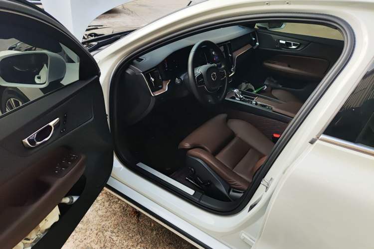 Used Volvo S60 2023 B4 Zhiyuan Luxury Edition Driver Seat