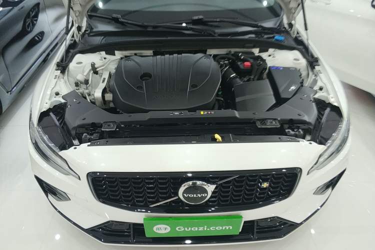 Used Volvo S60 2023 B5 Zhiya Sport Edition Engine Bay