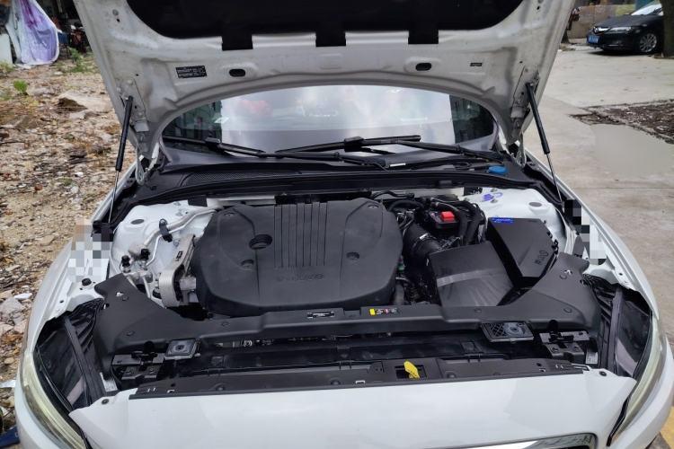 Used Volvo S60 2023 B4 Zhiyi Luxury Edition Engine Bay