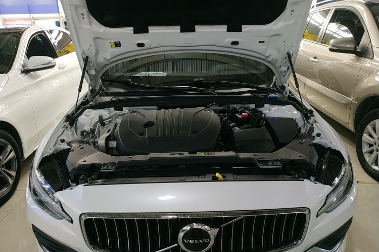 Used Volvo S60 2023 B4 Zhiyi Luxury Edition Engine Bay