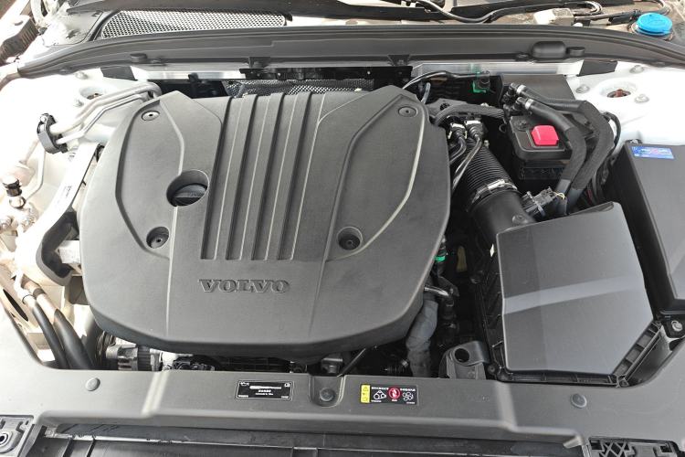 Used Volvo S60 2023 B4 Zhiyuan Luxury Edition Engine Bay