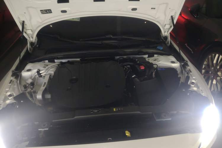 Used Volvo S60 2023 B4 Zhiyuan Sport Edition Engine Bay
