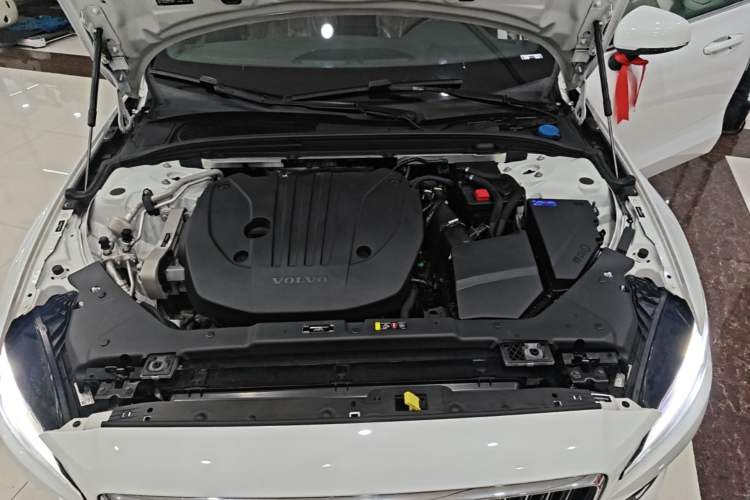 Used Volvo S60 2023 B4 Zhiyi Luxury Edition Engine Bay