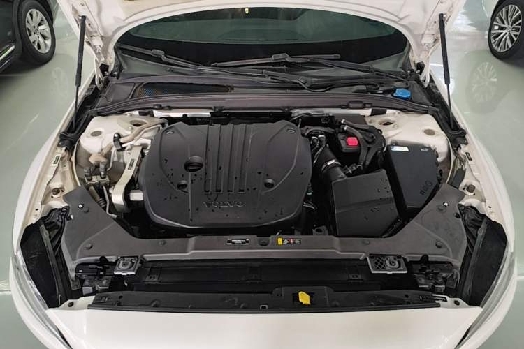 Used Volvo S60 2023 B4 Zhiyuan Luxury Edition Engine Bay