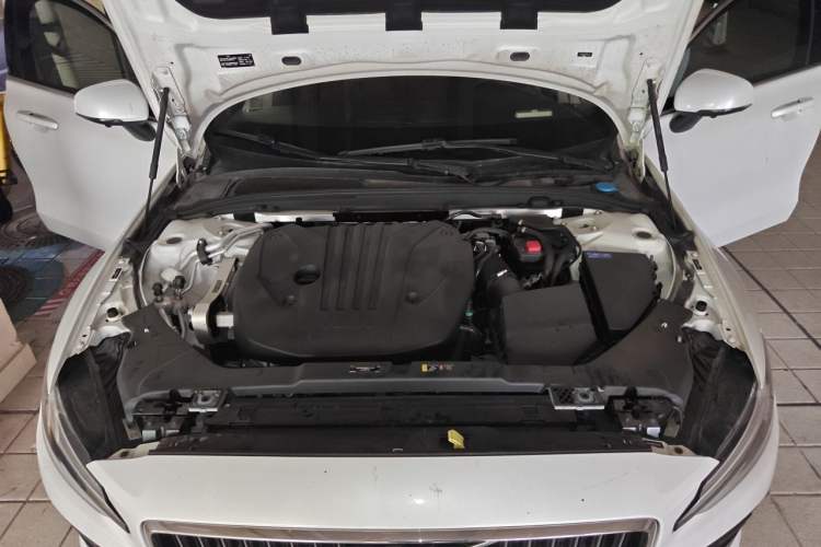 Used Volvo S60 2023 B4 Zhiyi Luxury Edition Engine Bay
