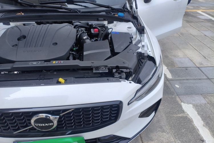 Used Volvo S60 2023 B4 Zhiyuan Sport Edition Engine Bay Left