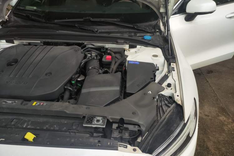 Used Volvo S60 2023 B4 Zhiyuan Luxury Edition Engine Bay Left