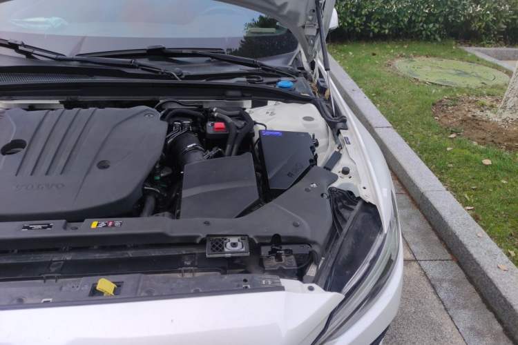 Used Volvo S60 2023 B4 Zhiyi Luxury Edition Engine Bay Left