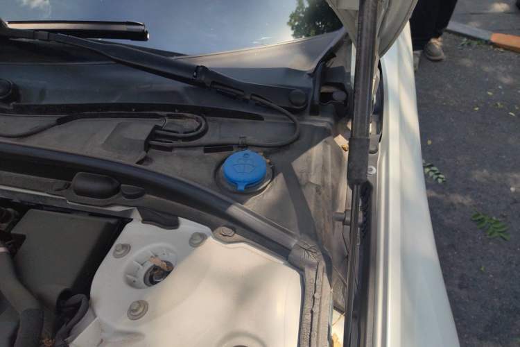 Used Volvo S60 2023 B5 Zhiya Sport Edition Engine Bay Left