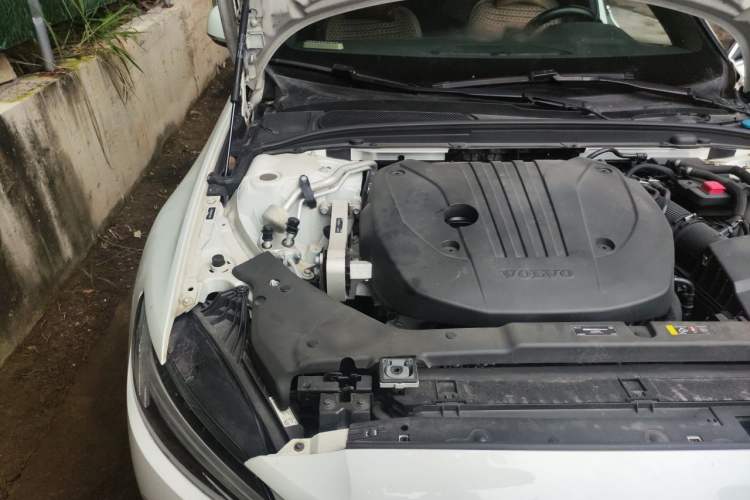 Used Volvo S60 2023 B4 Zhiyuan Luxury Edition Engine Bay Right