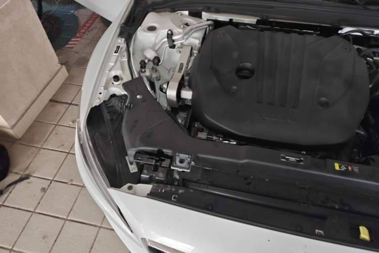 Used Volvo S60 2023 B4 Zhiyi Luxury Edition Engine Bay Right