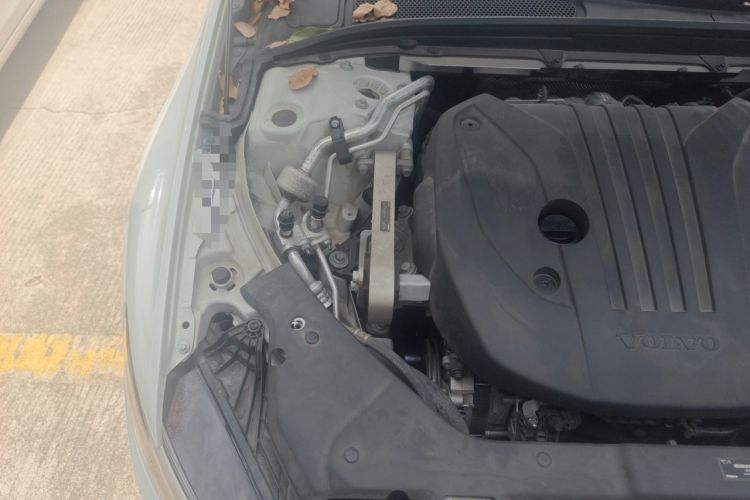 Used Volvo S60 2023 B4 Zhiyuan Luxury Edition Engine Bay Right